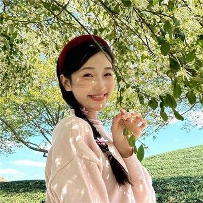 三女性